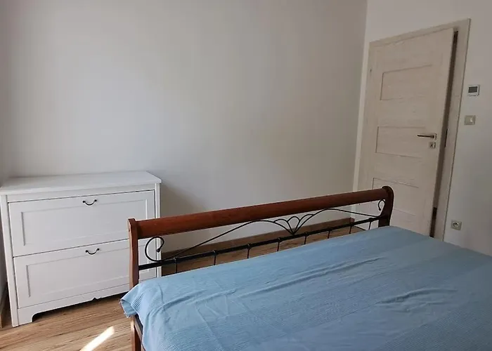 Dom V Skalke Nad Vahom Nyaraló