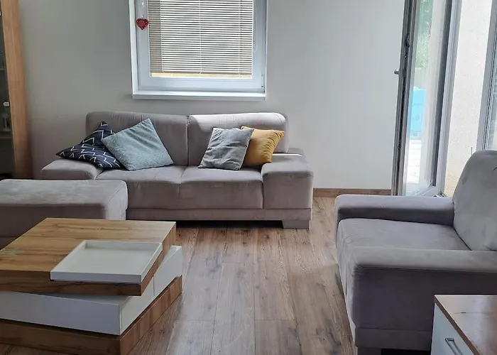 Dom V Skalke Nad Vahom Skalka nad Vahom