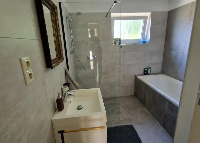 Dom V Skalke Nad Vahom Nyaraló