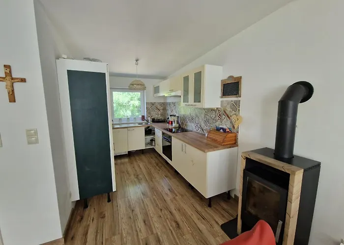 Dom V Skalke Nad Vahom Nyaraló *