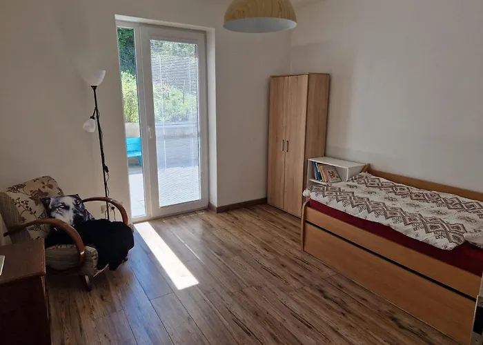 Dom V Skalke Nad Vahom Nyaraló Skalka nad Vahom